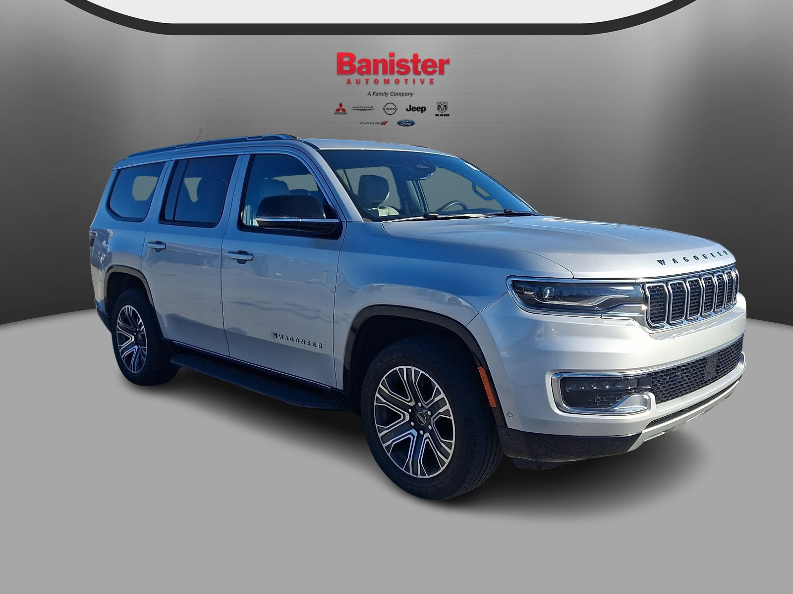 Used 2025 Jeep Wagoneer Series II w/ 8-Passenger Seating Package AWD/4WD image 3