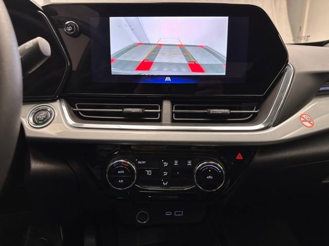 Used 2025 Chevrolet Trax LT image 8