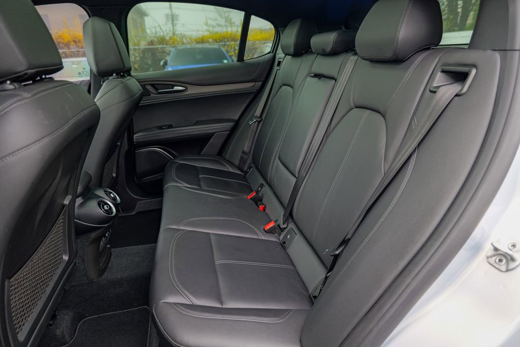 Used 2022 Alfa Romeo Stelvio Ti image 29