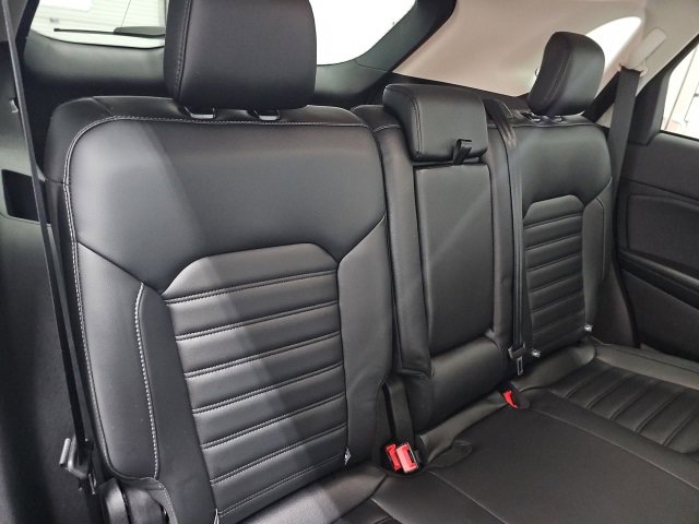 Used 2024 Ford Edge SEL w/ Convenience Package image 16