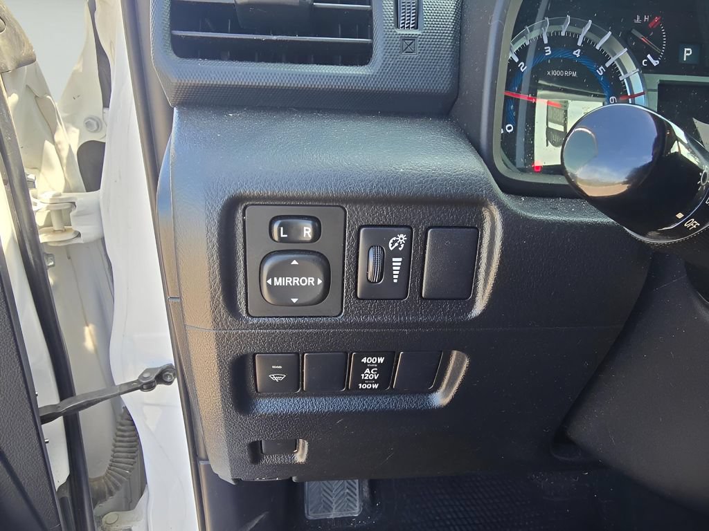 Used 2014 Toyota 4Runner SR5 AWD/4WD image 20