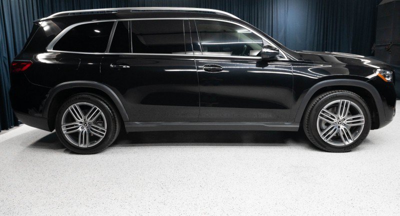 Certified 2026 Mercedes-Benz GLS 450 4MATIC image 4