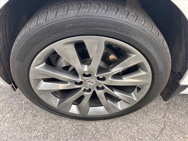 Certified 2022 Buick Envision Avenir w/ Technology Package II image 37