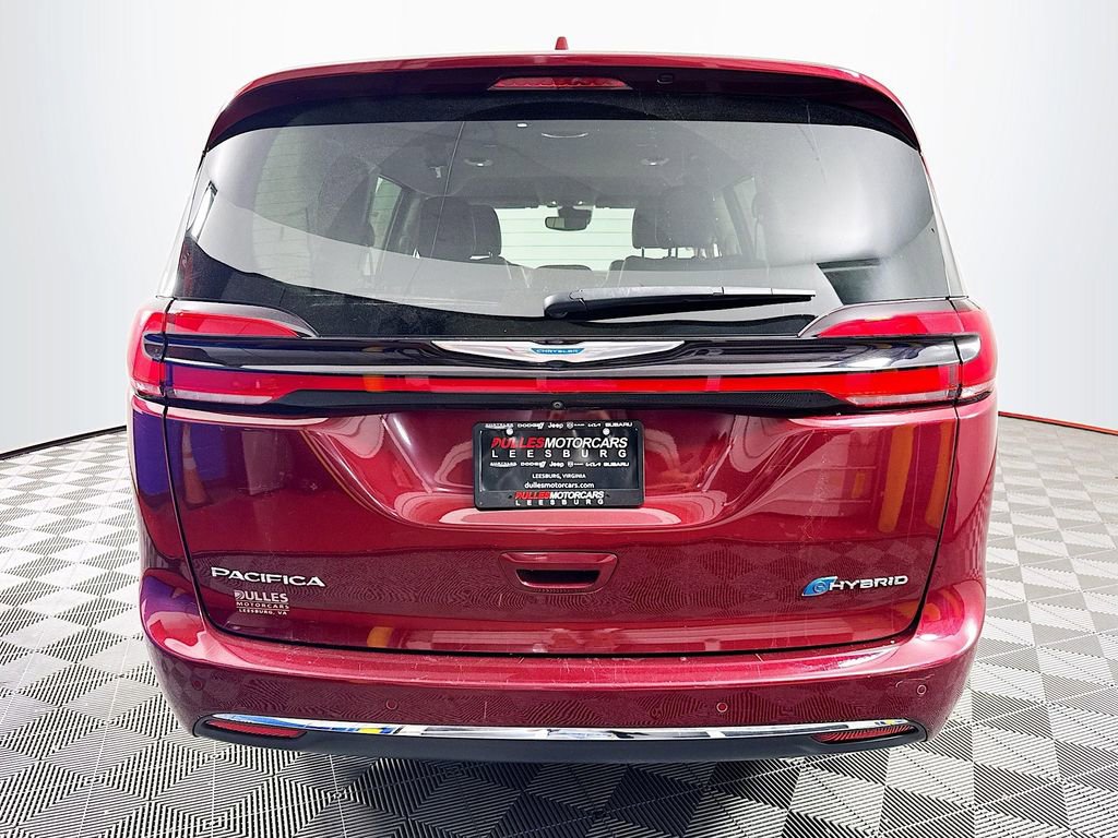 Used 2021 Chrysler Pacifica Touring-L w/ Uconnect Theater Family Group image 6