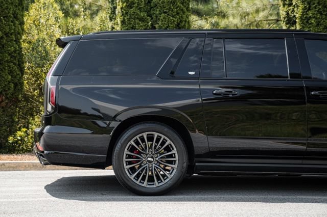 Used 2024 Cadillac Escalade ESV V w/ LPO, Floor Liner Package AWD/4WD image 14