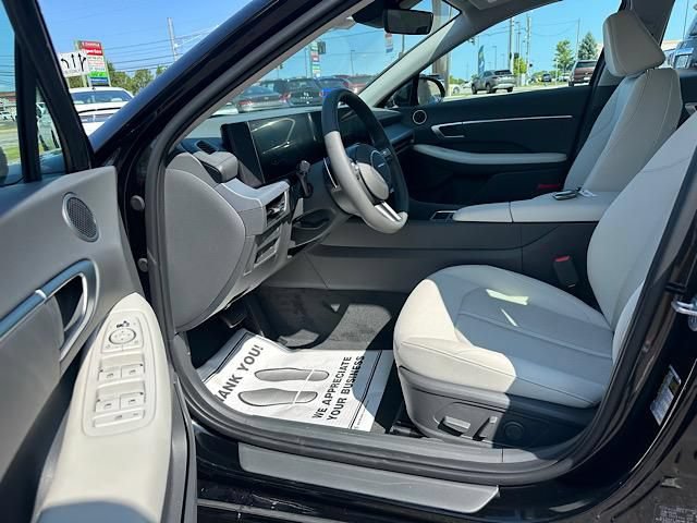 Used 2024 Hyundai Sonata SEL FWD image 6