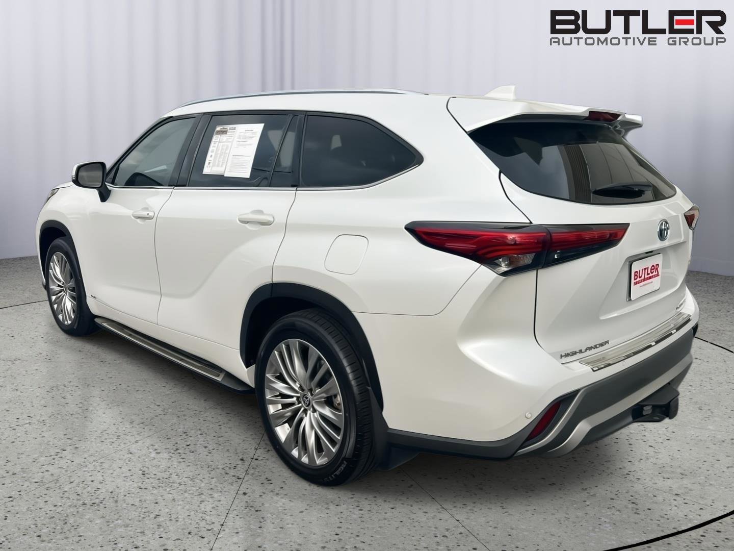 Used 2022 Toyota Highlander Platinum image 4