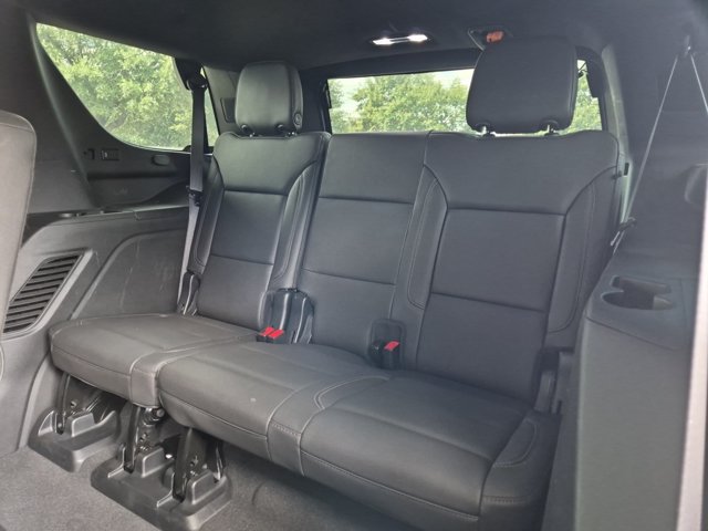 Used 2023 Chevrolet Tahoe Z71 w/ Luxury Package AWD/4WD image 21