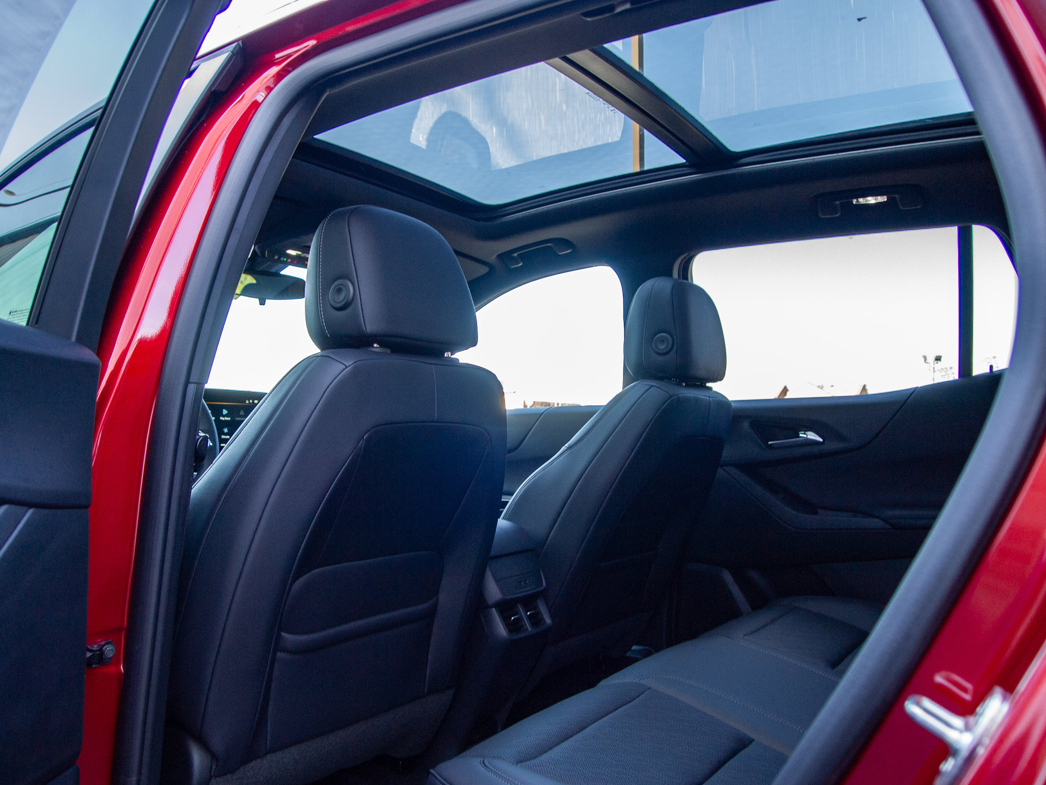 New 2027 Chevrolet Equinox LT w/ Convenience Package II FWD image 27