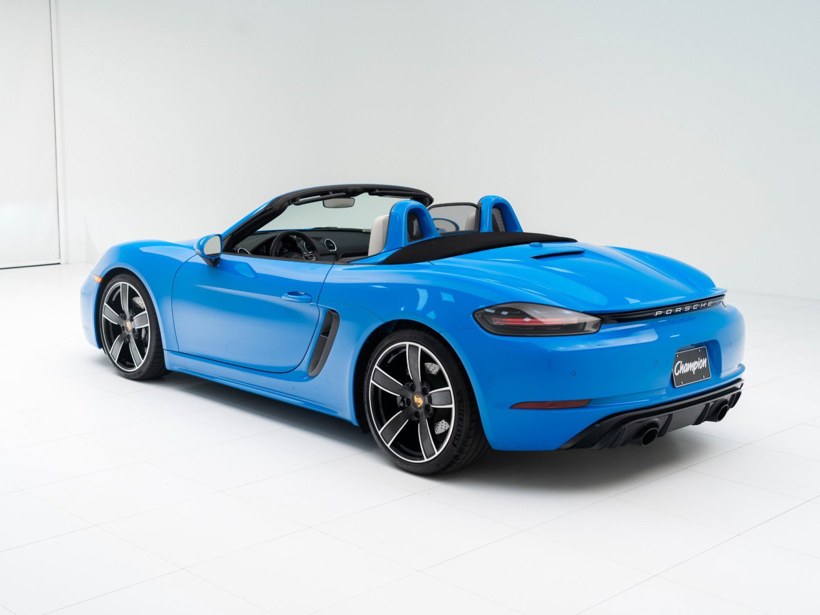 Certified 2025 Porsche 718 Boxster GTS image 3