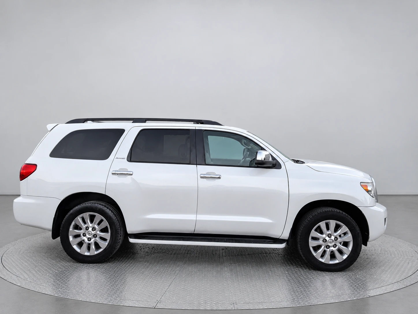Used 2011 Toyota Sequoia Platinum AWD/4WD image 3