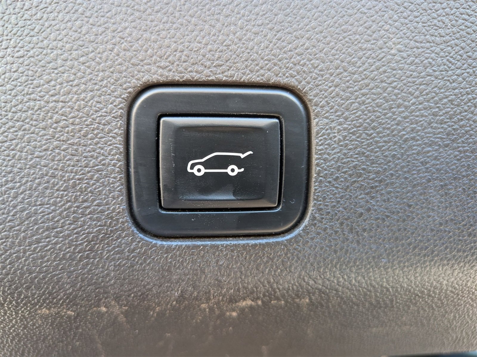 Used 2021 Chevrolet Tahoe LT w/ LT Signature Package image 34