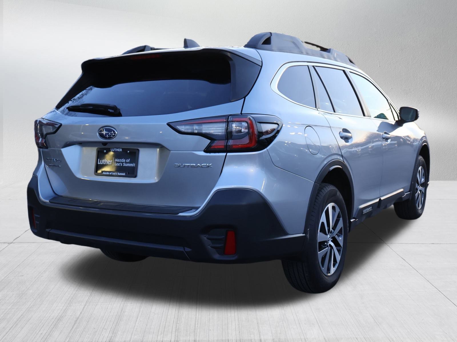 Used 2021 Subaru Outback Premium image 7