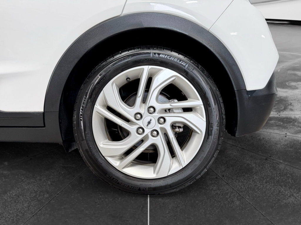 Used 2023 Chevrolet Bolt LT w/ Driver Confidence Package FWD image 30