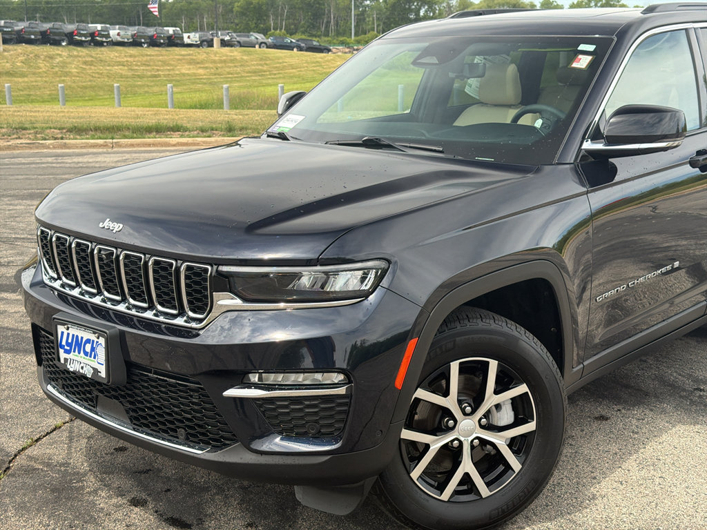 Used 2024 Jeep Grand Cherokee Limited w/ Luxury Tech Group II AWD/4WD image 8
