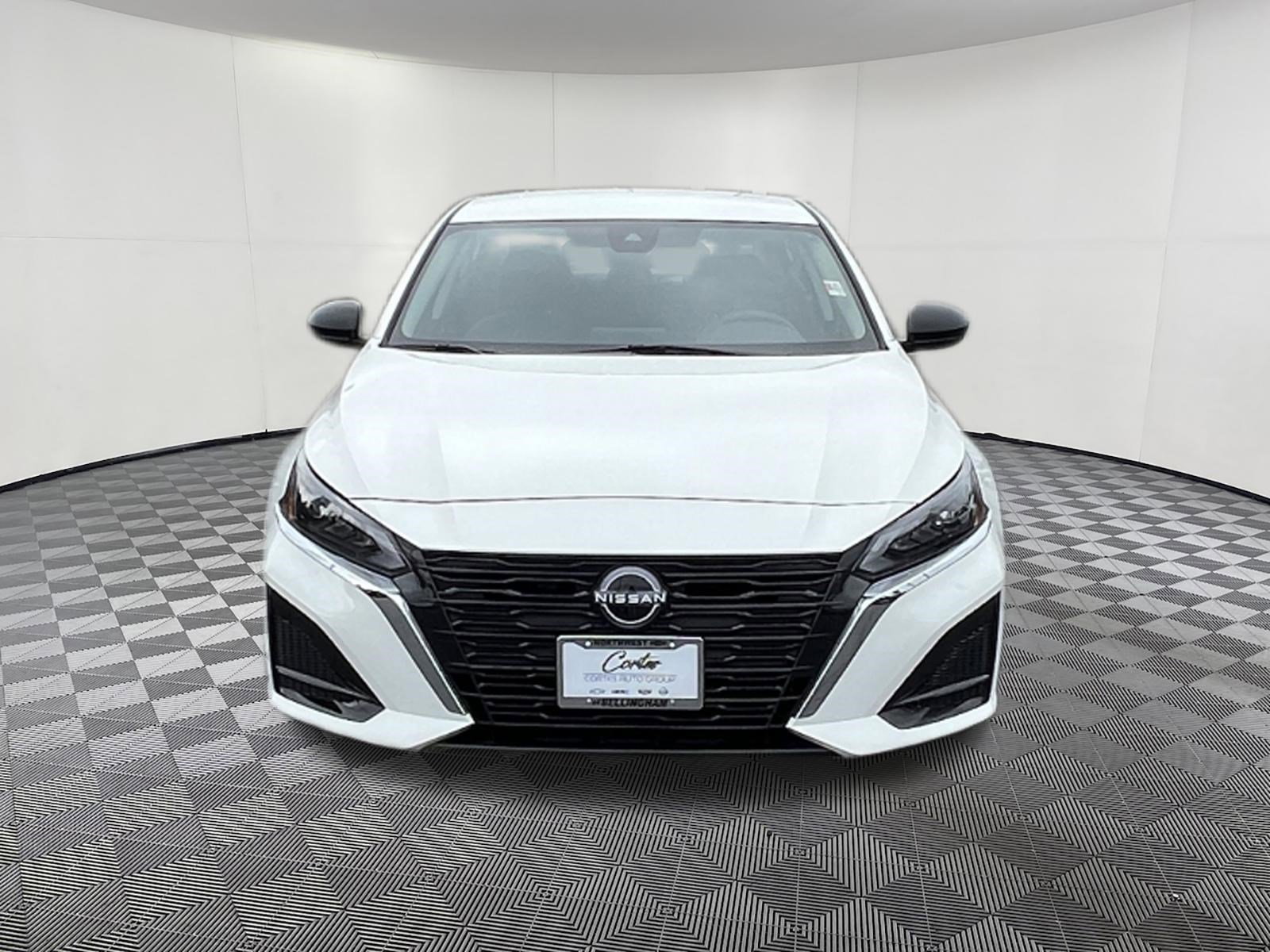 Used 2025 Nissan Altima 2.5 SV FWD image 2