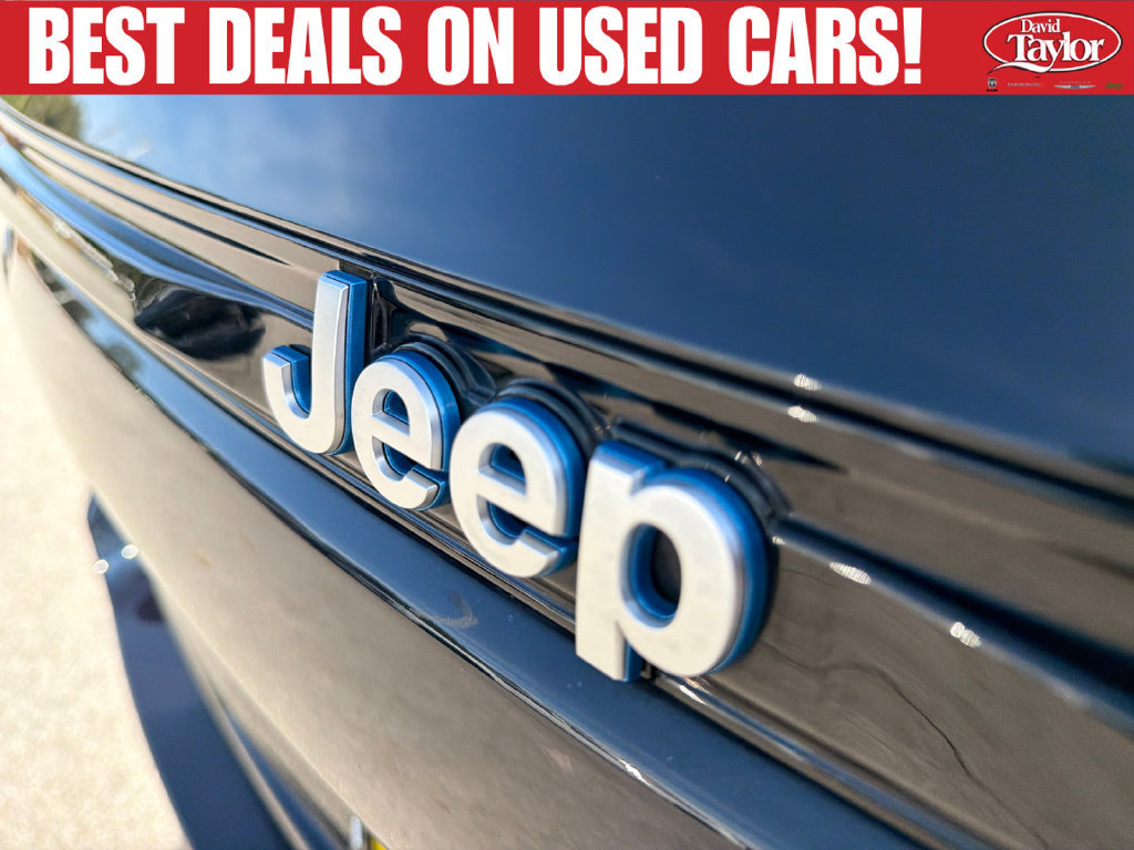 Used 2022 Jeep Grand Cherokee Summit AWD/4WD image 46