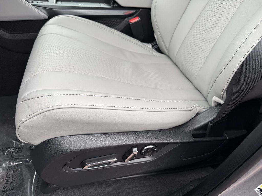 Certified 2025 Acura MDX w/ Technology Package image 13