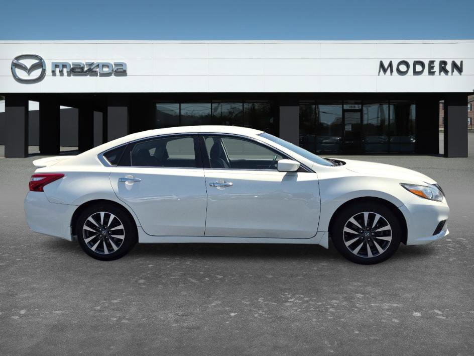 Used 2017 Nissan Altima 2.5 SV FWD image 6