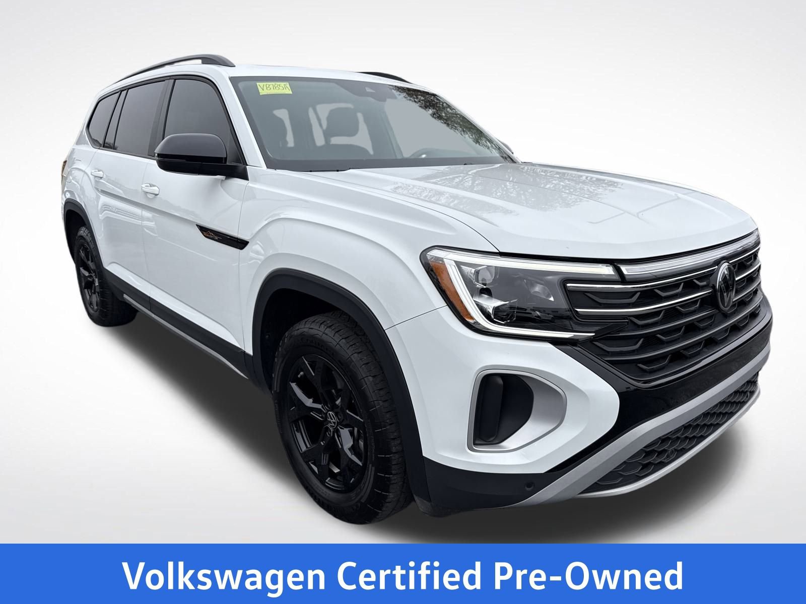 Used 2024 Volkswagen Atlas Peak Edition SE image 8
