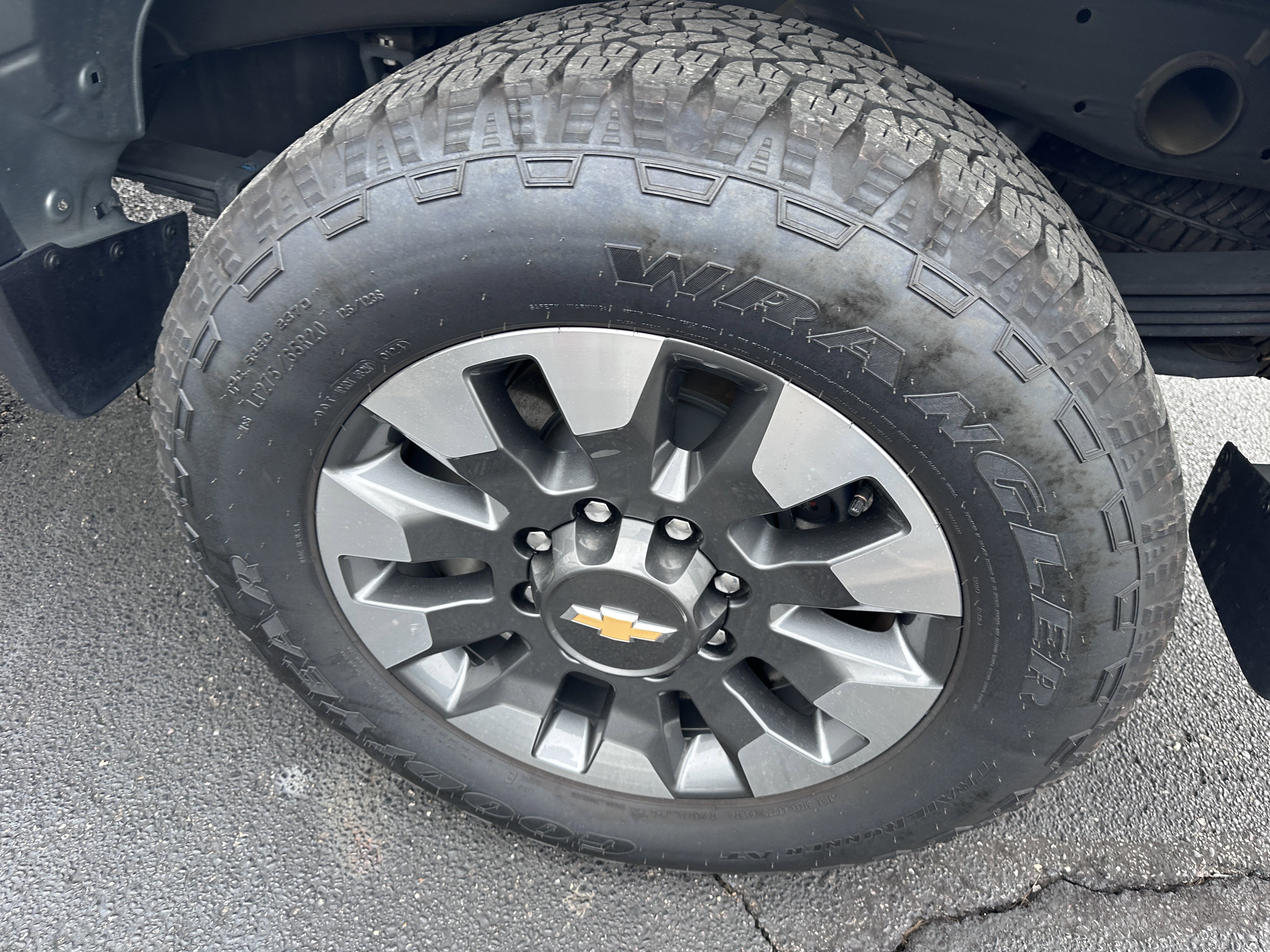 Used 2024 Chevrolet Silverado 2500 Custom w/ Custom Value Package image 9