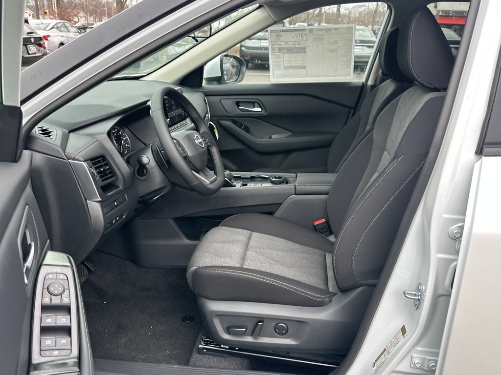 New 2026 Nissan Rogue SV AWD/4WD image 9