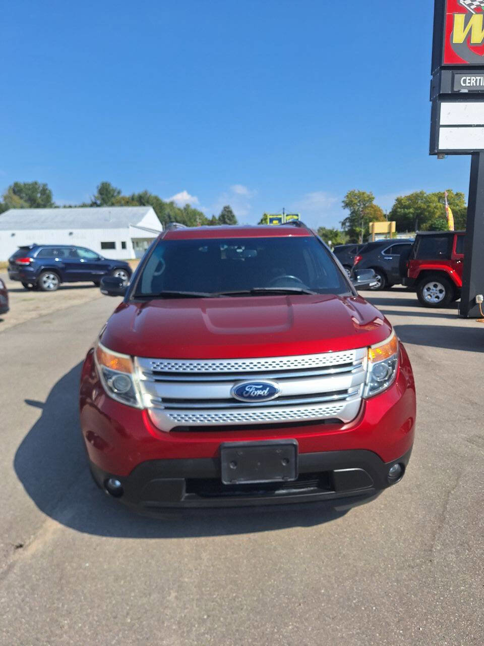 Used 2015 Ford Explorer XLT w/ Equipment Group 201A image 2