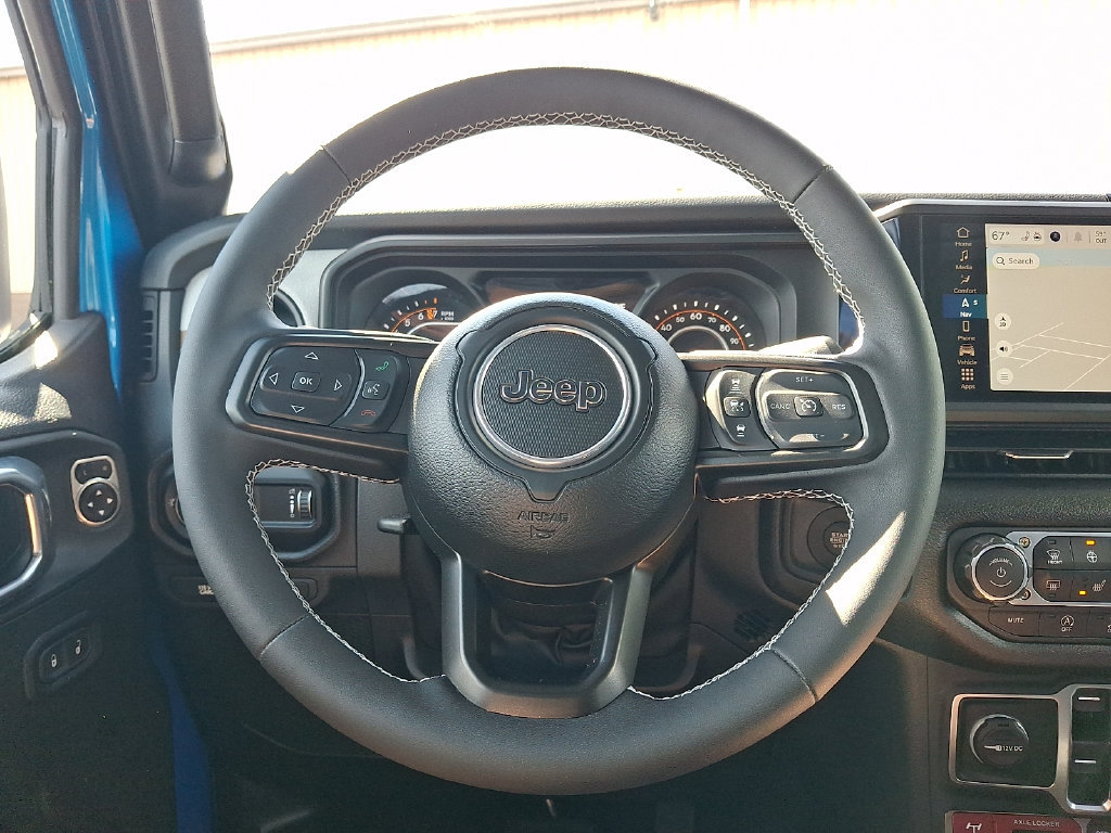 Used 2025 Jeep Gladiator Sport AWD/4WD image 21