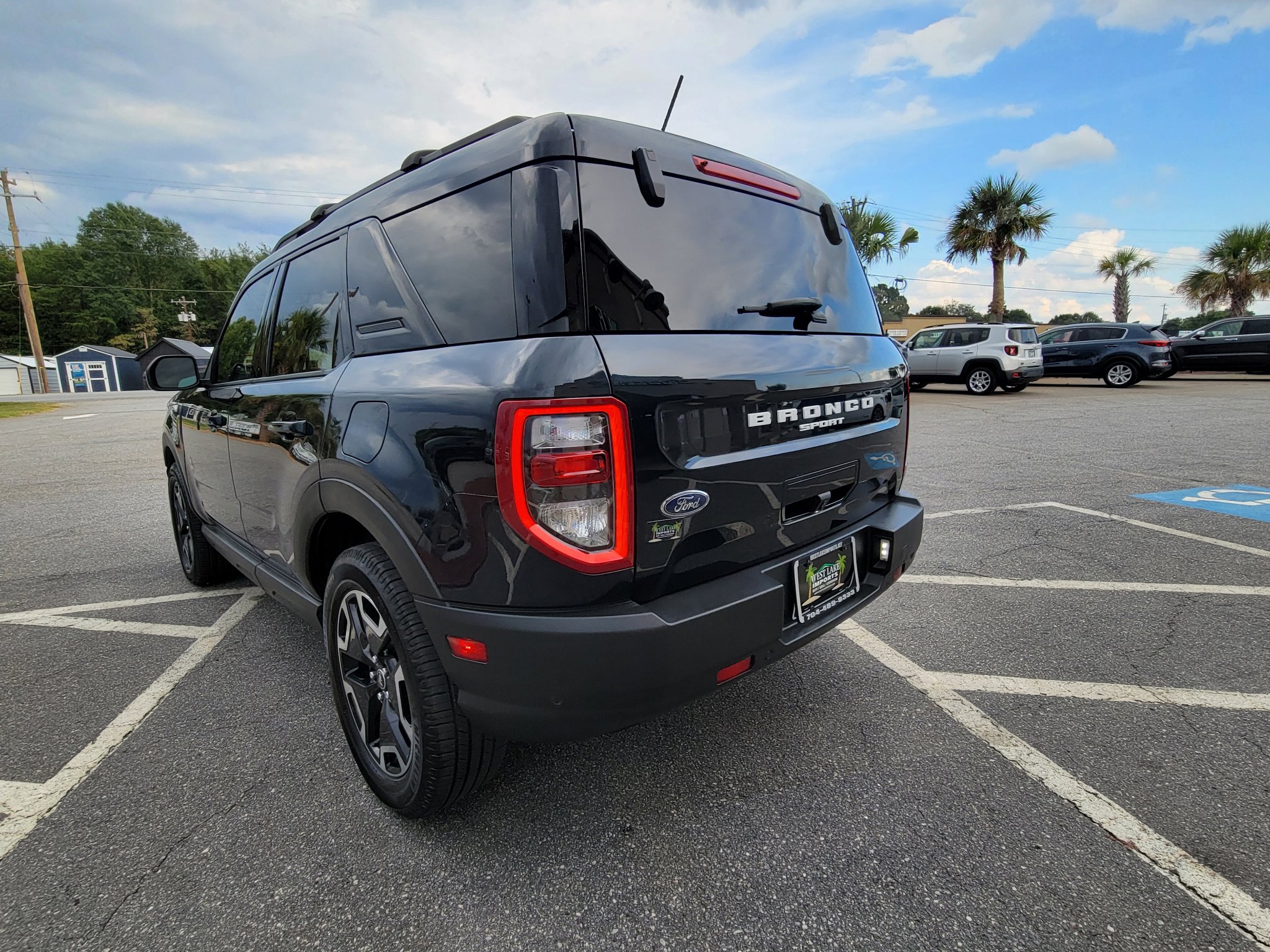Used 2021 Ford Bronco Sport Outer Banks w/ Outer Banks Package (96D) image 11