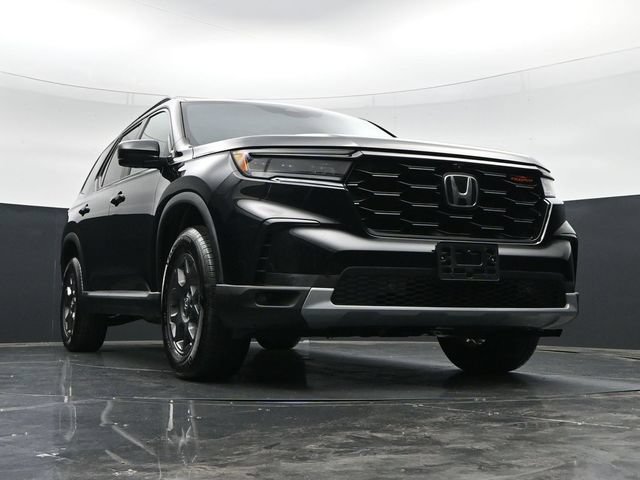 Used 2025 Honda Pilot TrailSport image 44