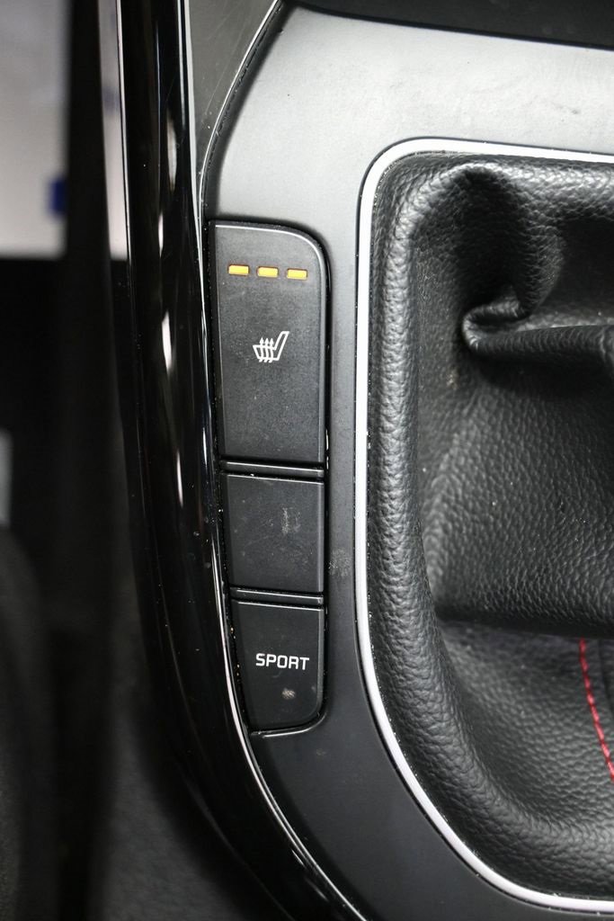 Used 2022 Kia Forte GT image 28