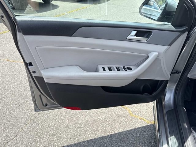 Used 2017 Hyundai Sonata SE FWD image 13