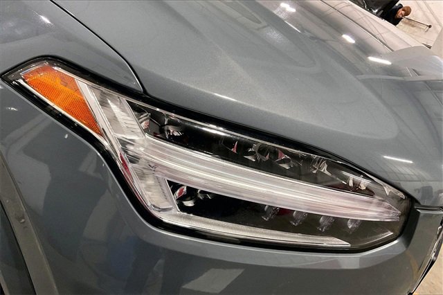Certified 2023 Volvo XC90 B5 Core w/ Protection Package Premier image 31