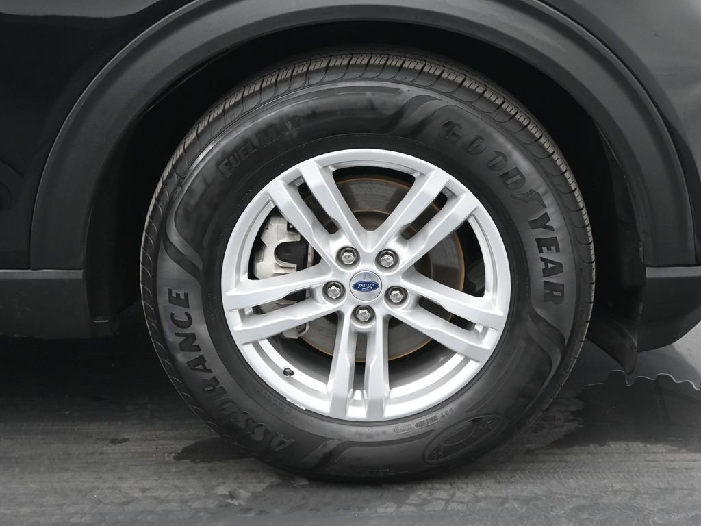 Certified 2022 Ford Explorer XLT w/ Equipment Group 202A image 25