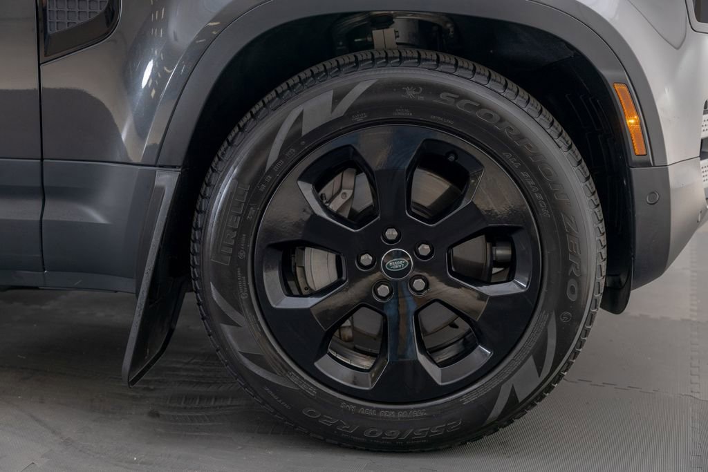 Used 2024 Land Rover Defender 130 S image 41