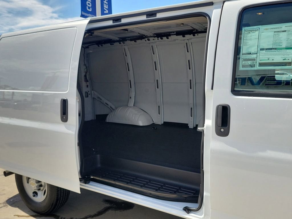 New 2026 Chevrolet Express 2500 w/ Communications Package RWD image 12