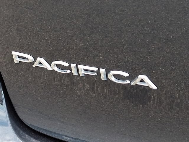 Used 2021 Chrysler Pacifica Touring-L FWD image 30