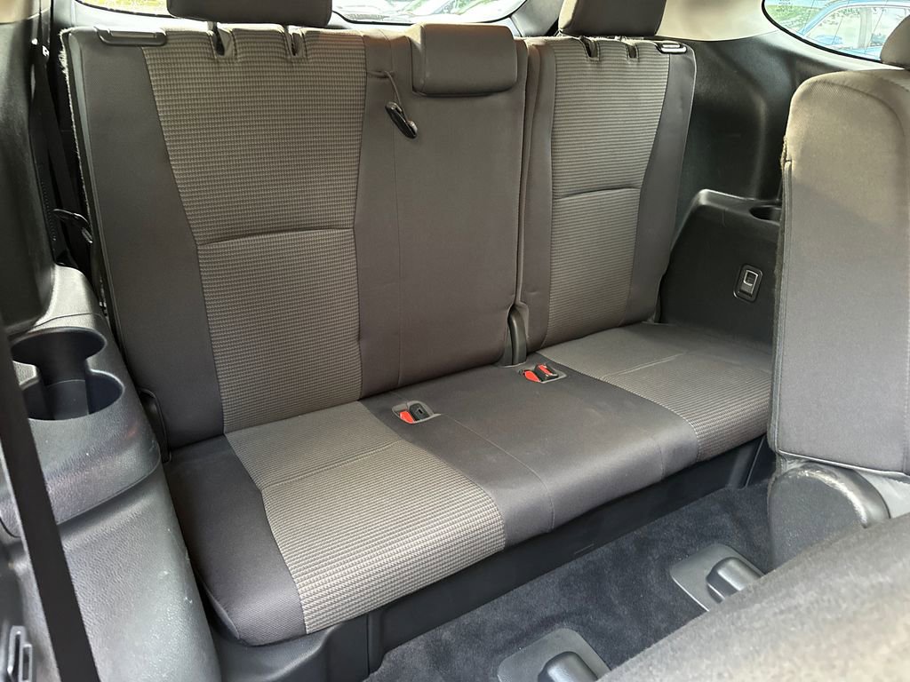 Used 2021 Toyota Highlander LE AWD/4WD image 13