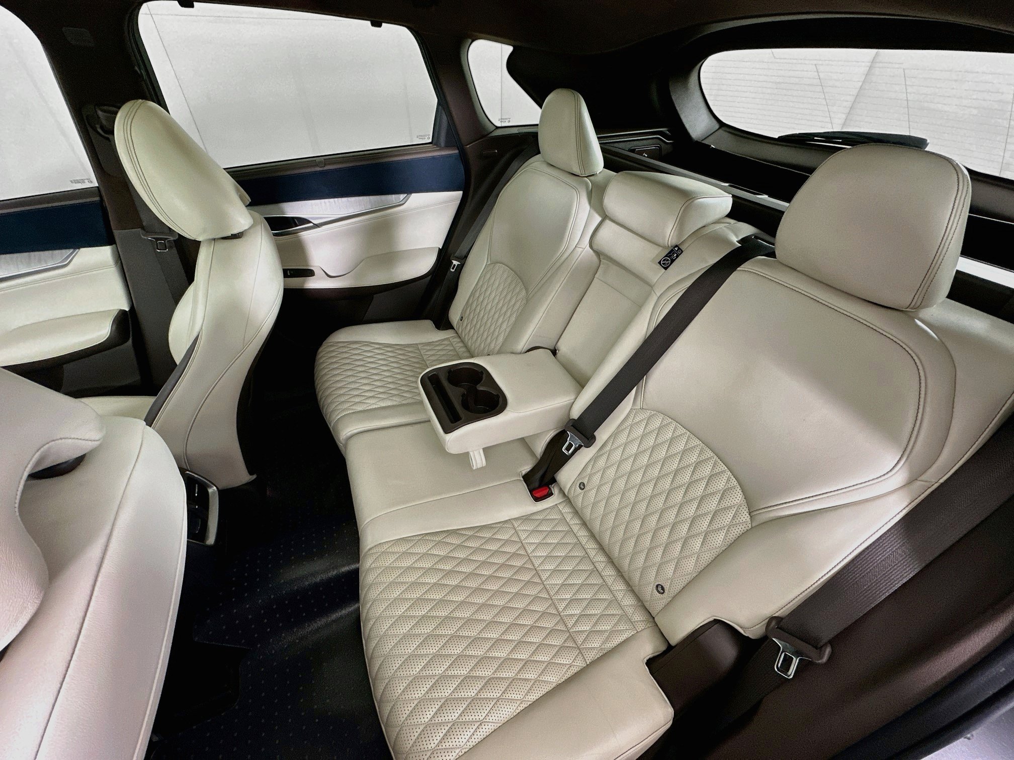 Used 2019 INFINITI QX50 Essential w/ Sensory Package AWD/4WD image 29