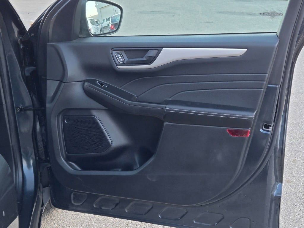 Used 2022 Ford Escape SE w/ Convenience Package image 4