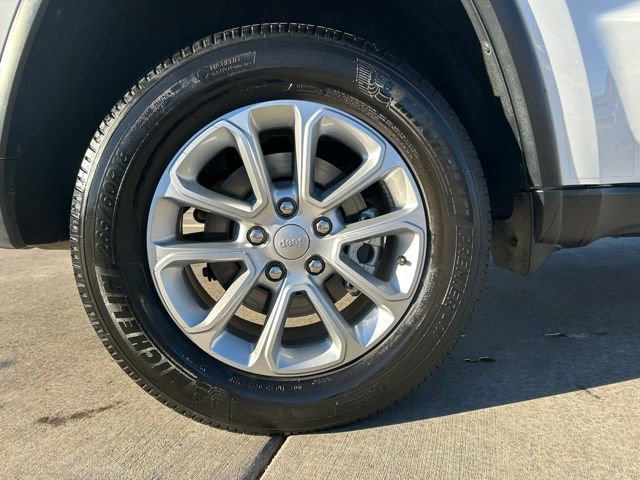Used 2021 Jeep Grand Cherokee Laredo X image 30