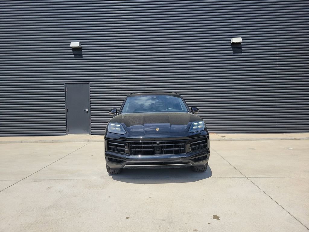 Used 2025 Porsche Cayenne S image 8