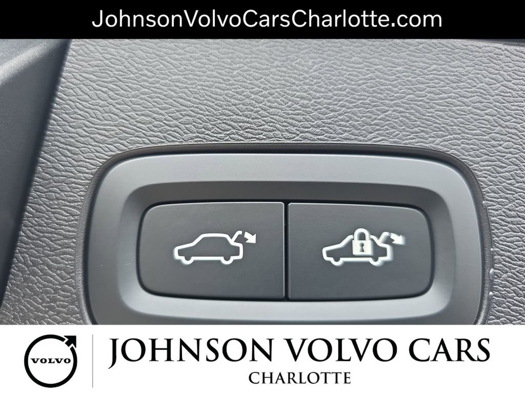 New 2026 Volvo XC60 T8 Ultra w/ Protection Package Premier image 13