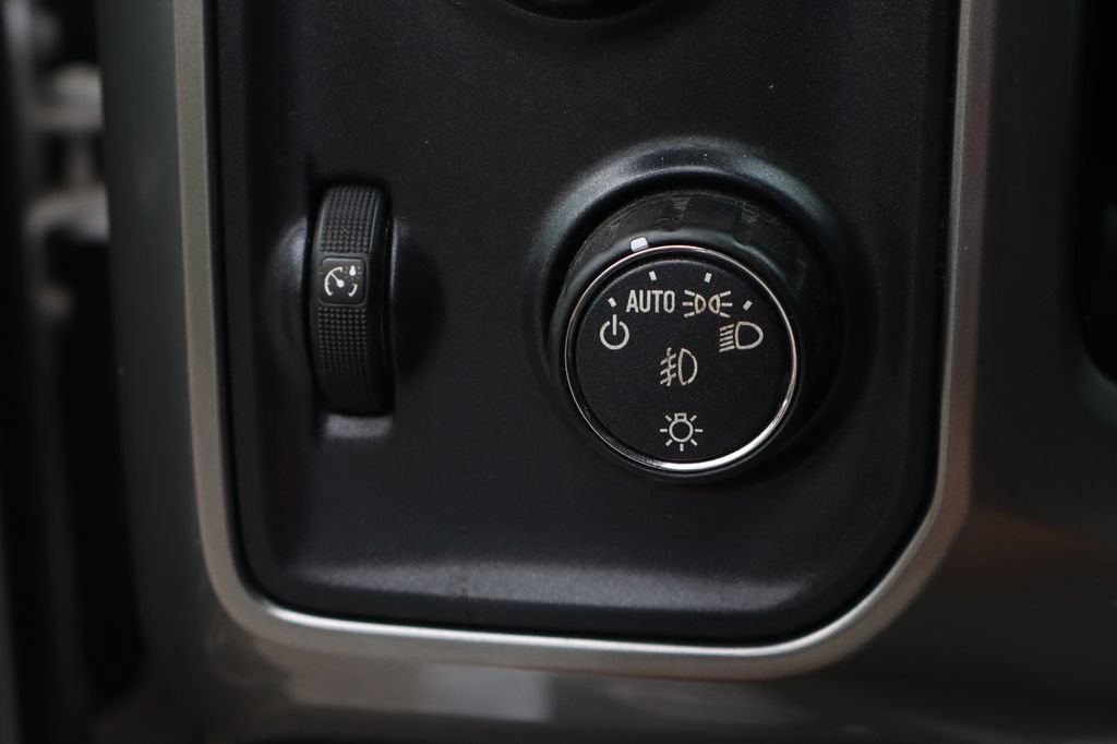 Used 2018 Chevrolet Silverado 1500 LTZ Z71 w/ LTZ Plus Package AWD/4WD image 24