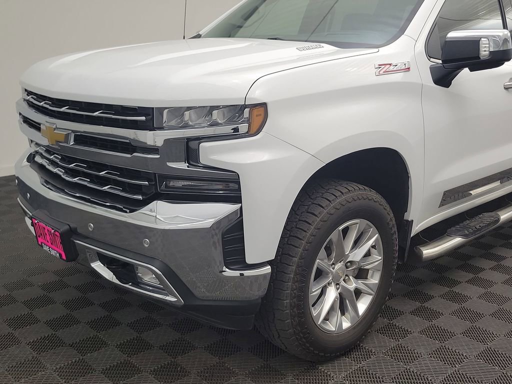 Used 2020 Chevrolet Silverado 1500 LTZ w/ LTZ Premium Package AWD/4WD image 14