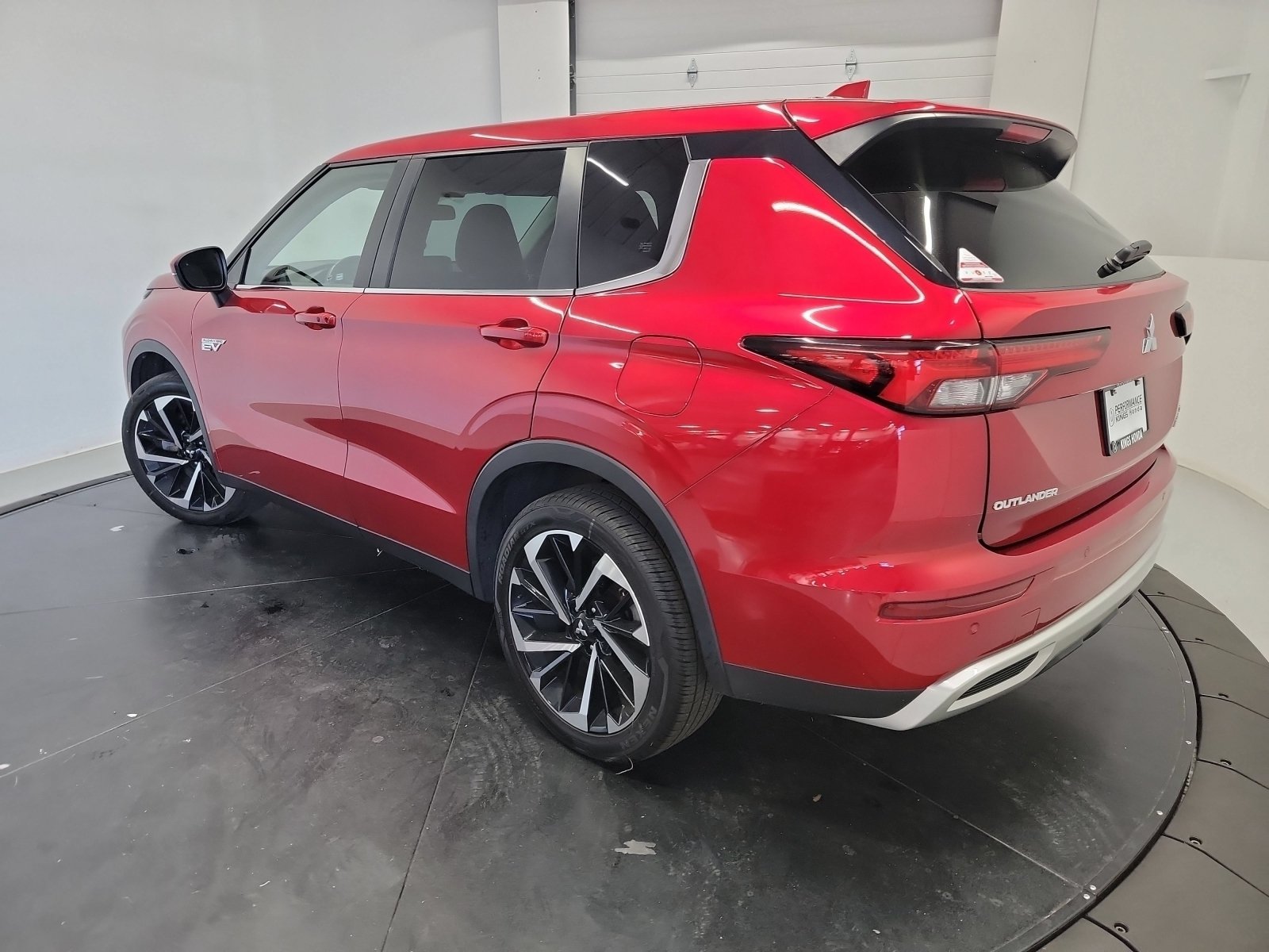 Used 2023 Mitsubishi Outlander SE AWD/4WD image 6