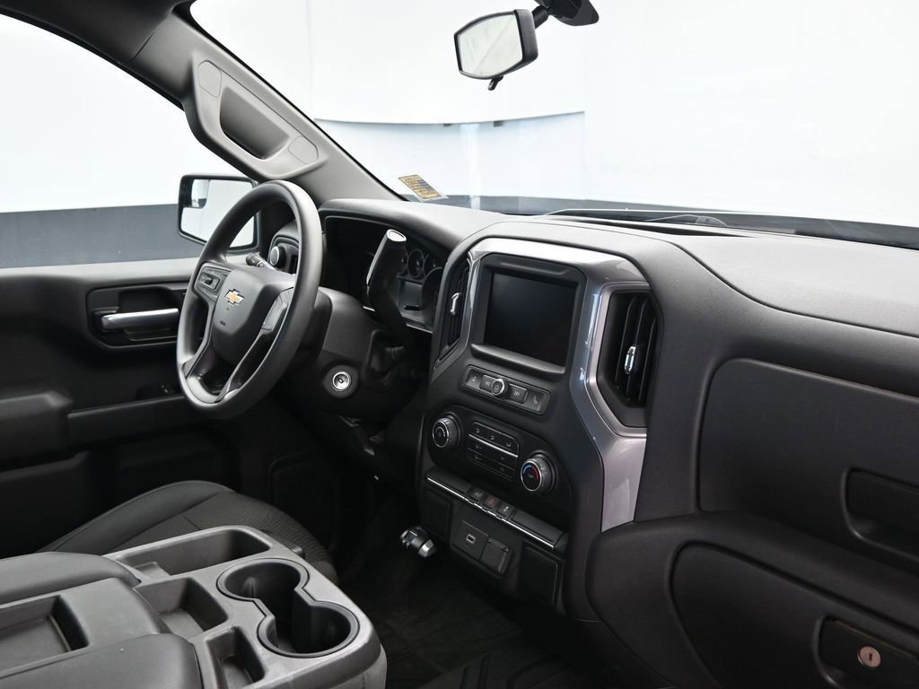 Used 2020 Chevrolet Silverado 1500 Custom w/ Custom Value Package image 12