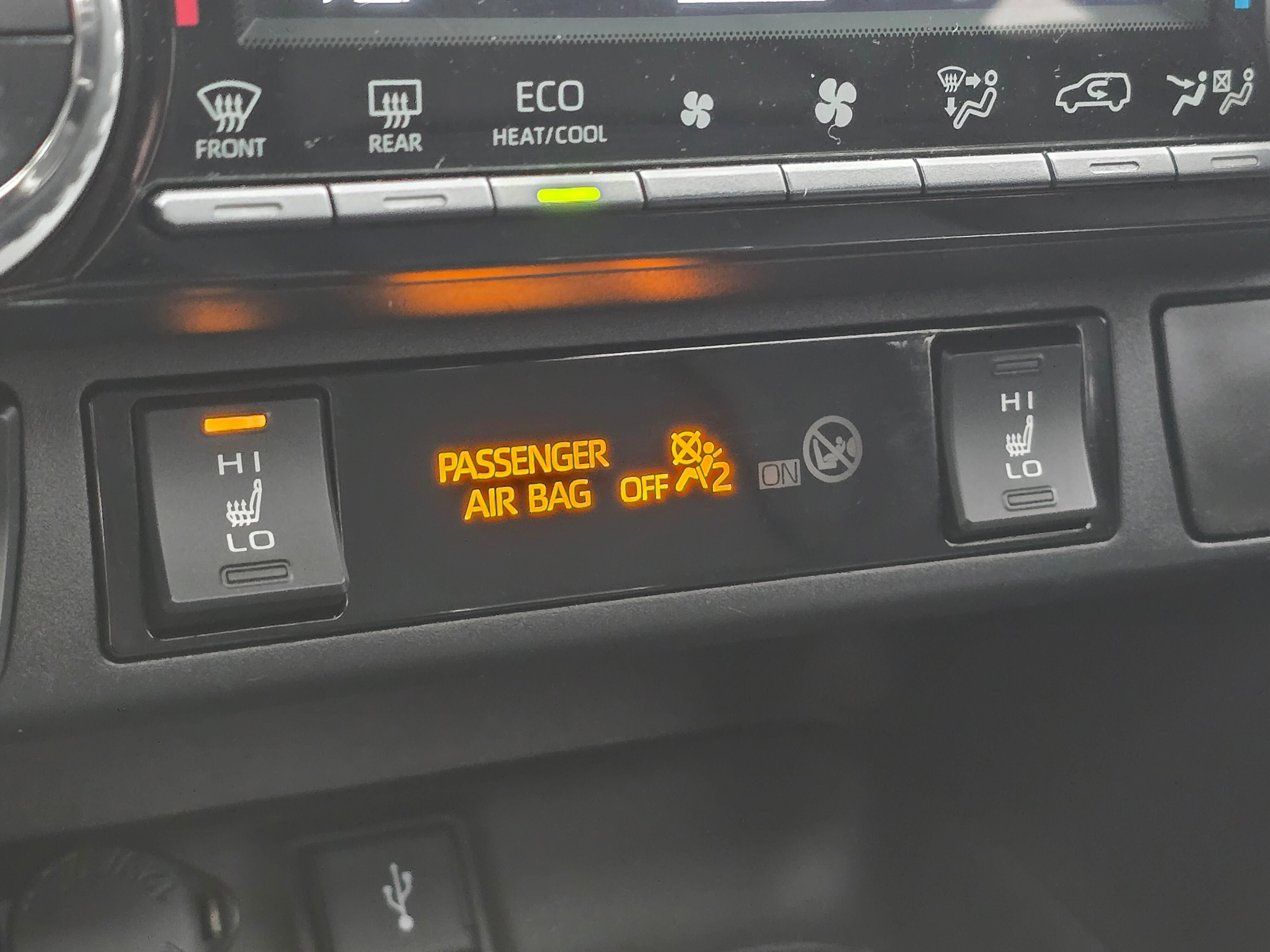 Used 2020 Toyota RAV4 XSE w/ XSE Grade Weather Package AWD/4WD image 19