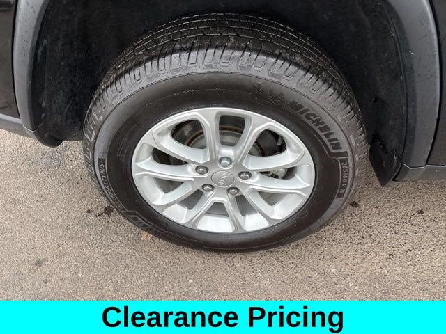 Used 2022 Jeep Grand Cherokee Laredo E w/ Security & Convenience Group AWD/4WD image 43
