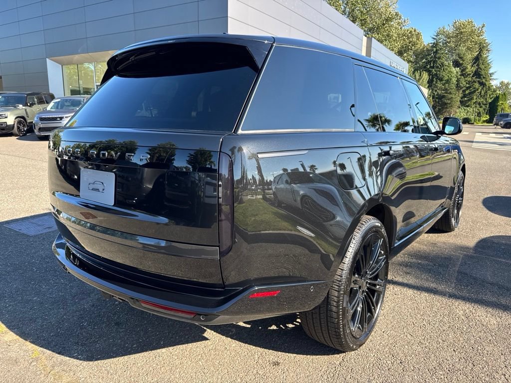 New 2026 Land Rover Range Rover Long Wheelbase SE AWD/4WD image 7